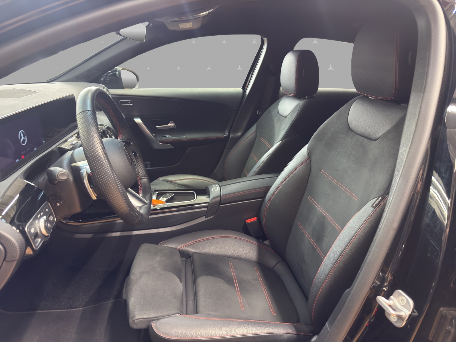 MERCEDES-BENZ A 200 - AMG / Rückfahrkamera / Smartphone Integration / Night-Paket-image-6