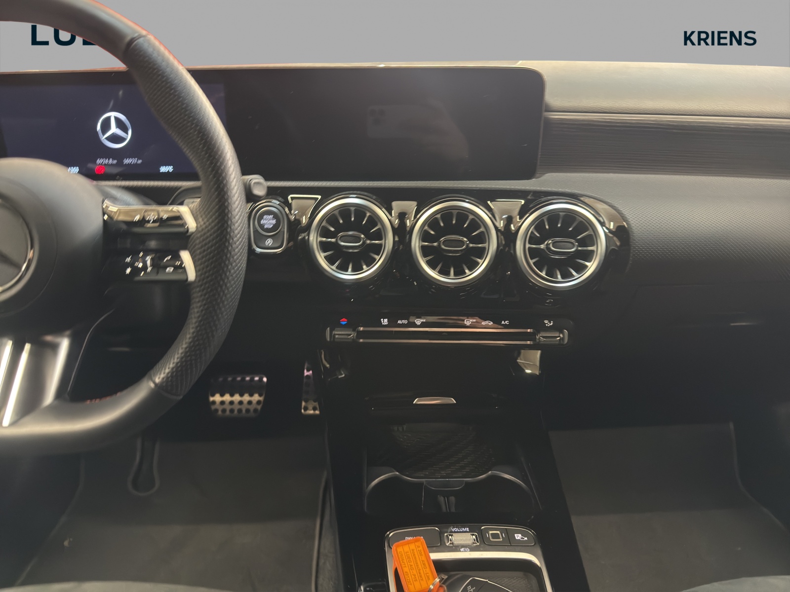 MERCEDES-BENZ A 200 - AMG / Rückfahrkamera / Smartphone Integration / Night-Paket-image-10