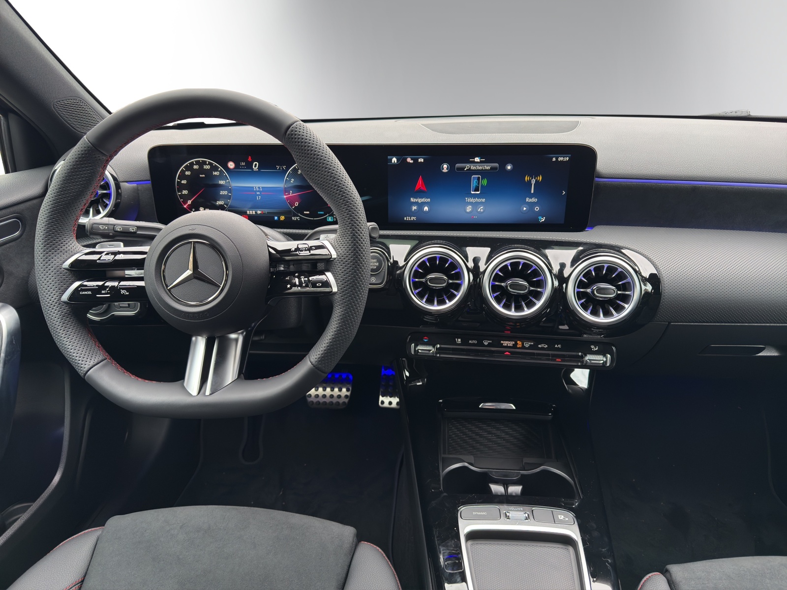 MERCEDES-BENZ A 200 Night Star 7G-DCT-image-6