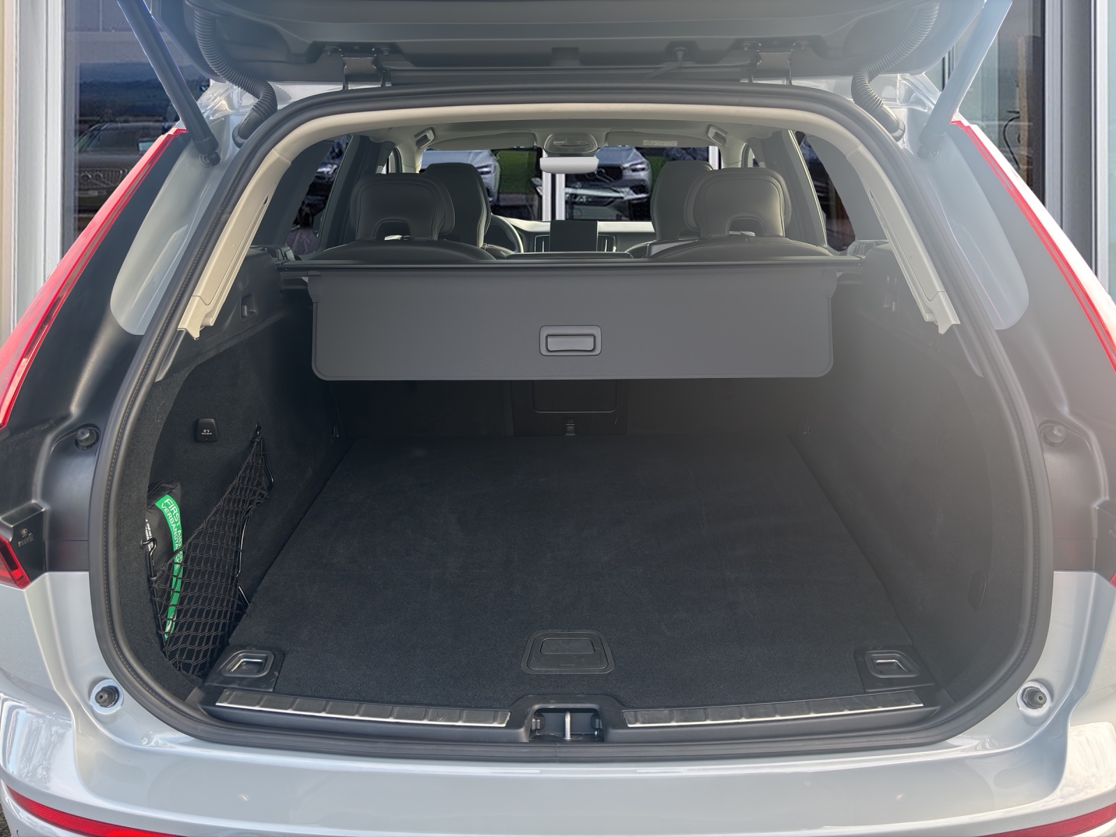 VOLVO XC60 2.0 T8 TE Plus Dark eAWD-image-6