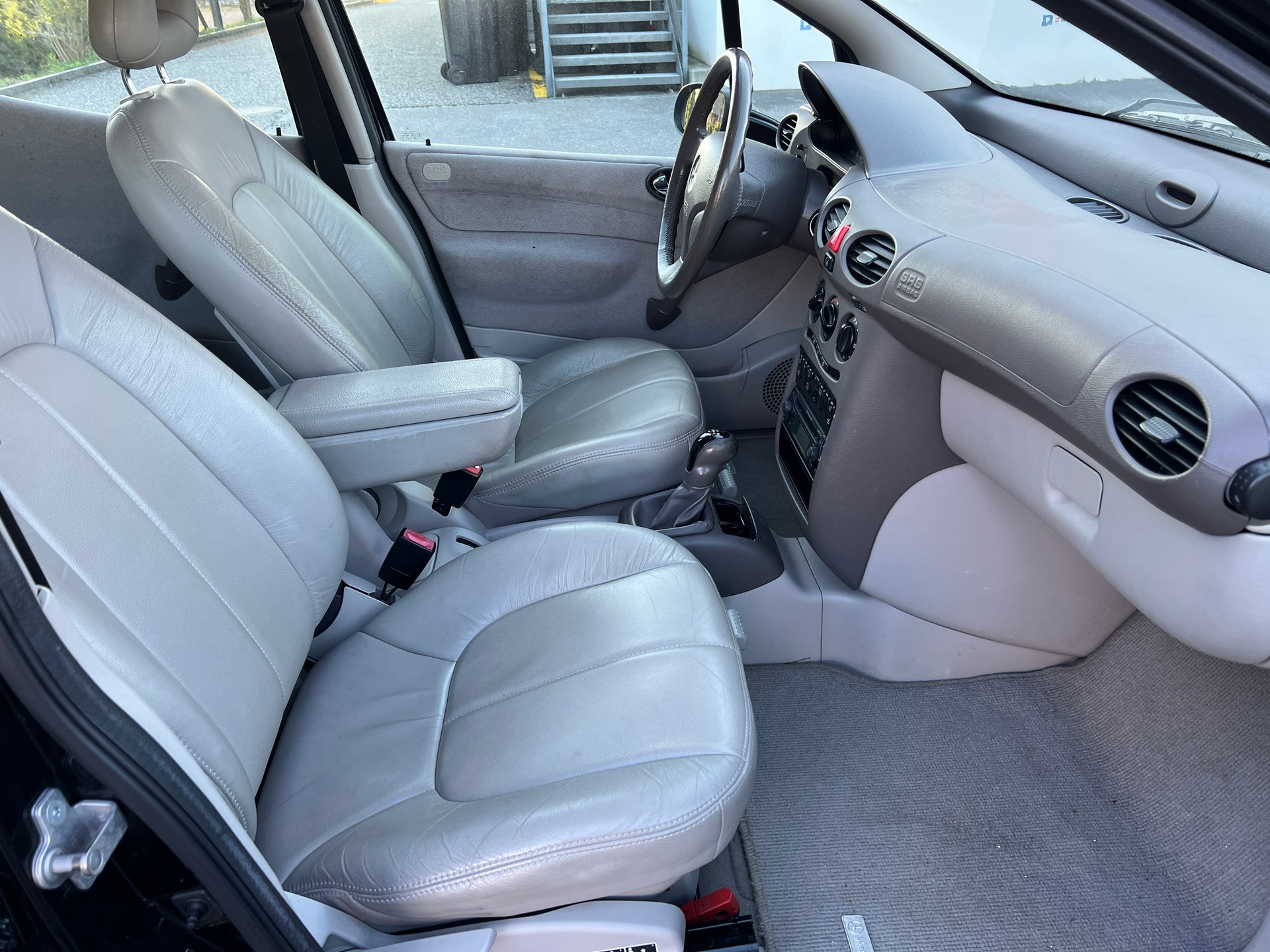 MERCEDES-BENZ A 190 Elégance-image-9