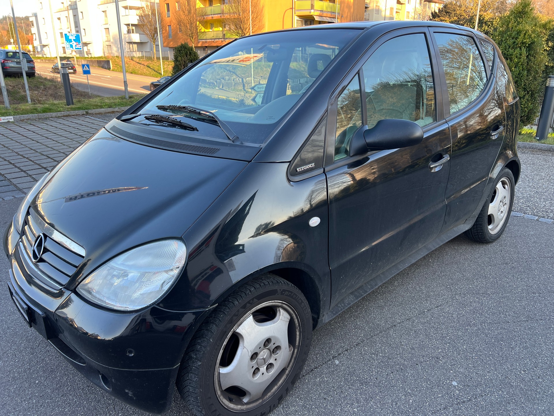MERCEDES-BENZ A 190 Elégance