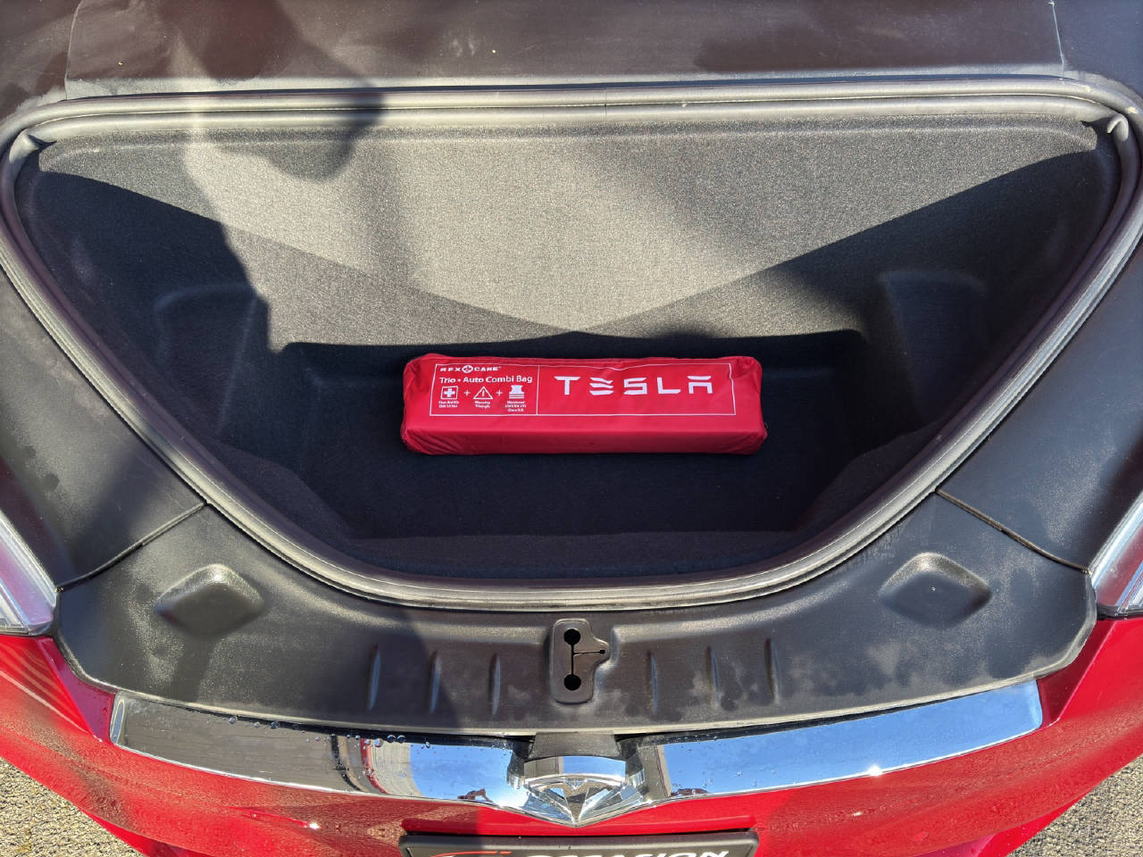 TESLA Model S 90 D-image-13