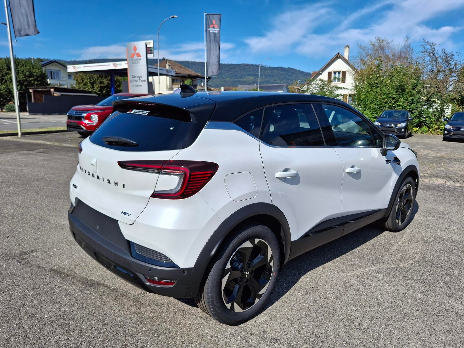 MITSUBISHI ASX 1.8 HEV Instyle-image-3