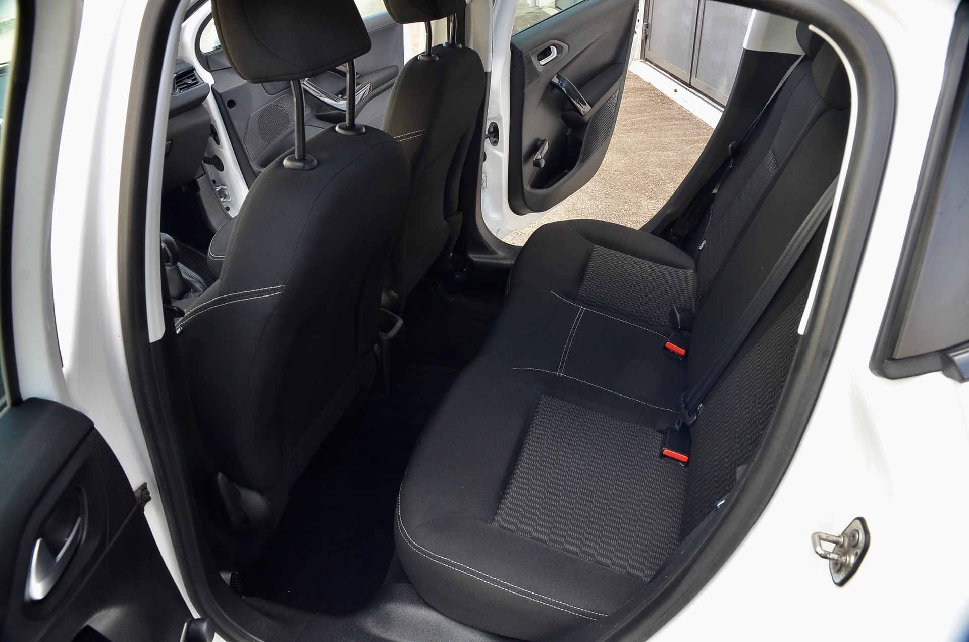 PEUGEOT 208 1.2 PureTech Active-image-13
