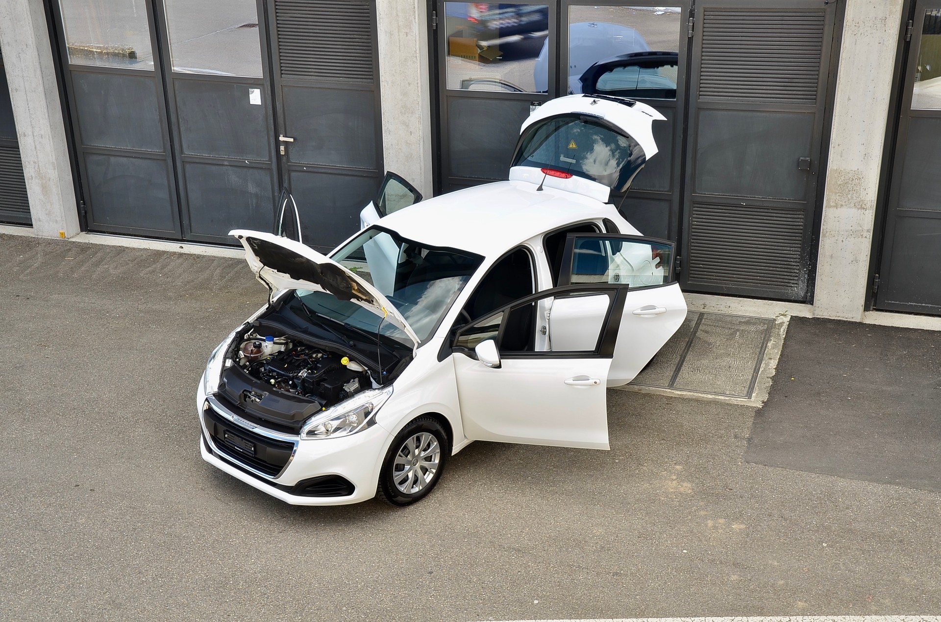 PEUGEOT 208 1.2 PureTech Active-image-18