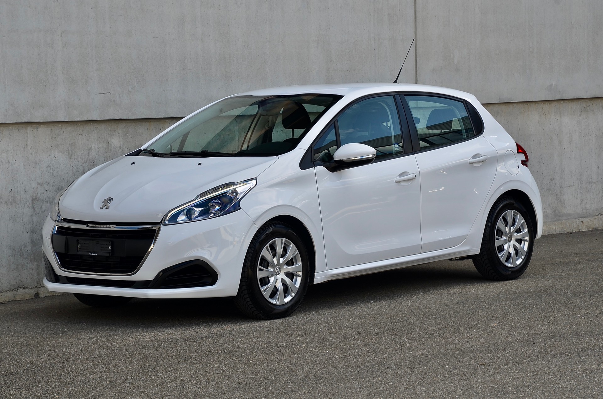 PEUGEOT 208 1.2 PureTech Active-image-27