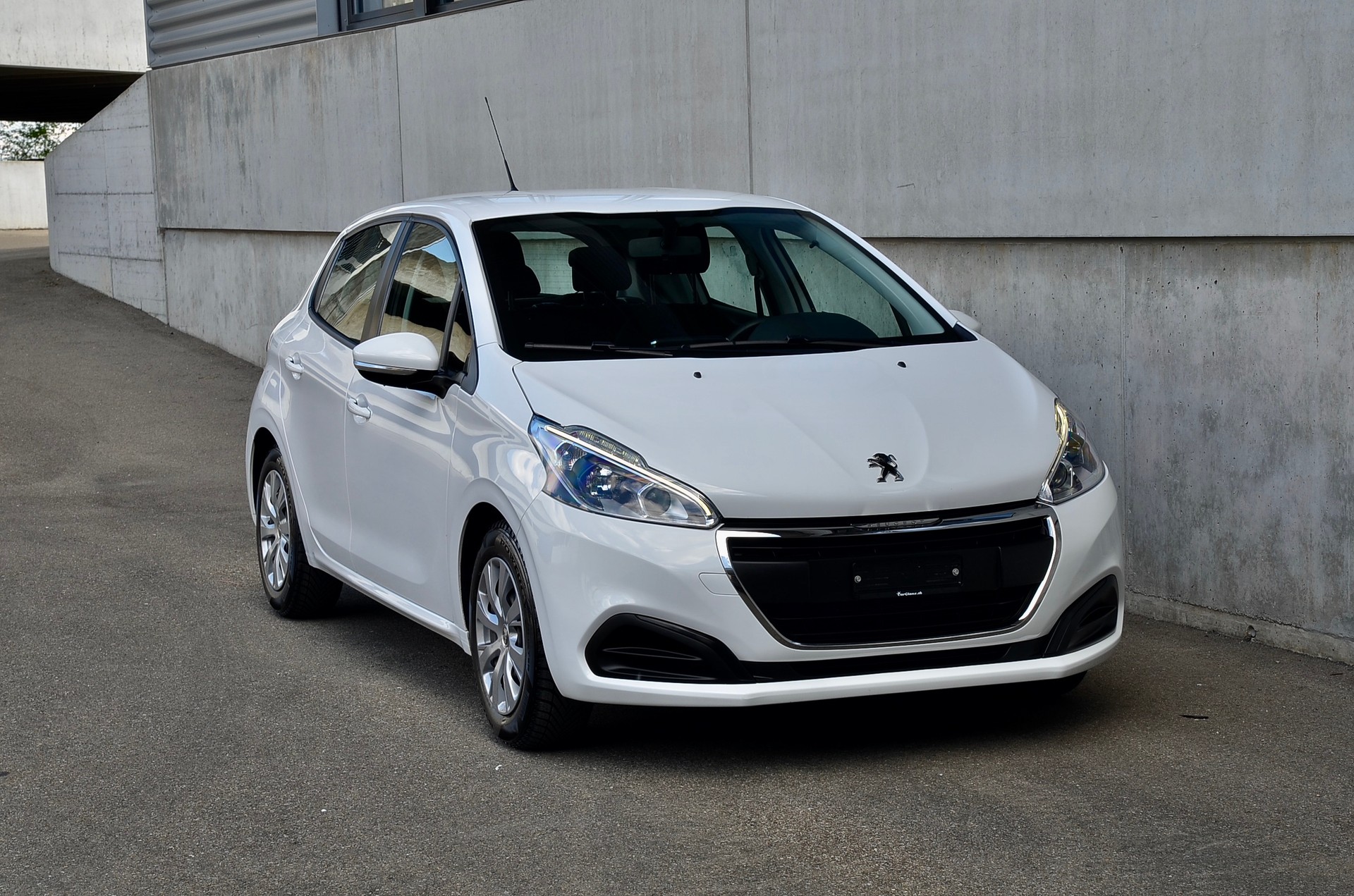 PEUGEOT 208 1.2 PureTech Active-image-28