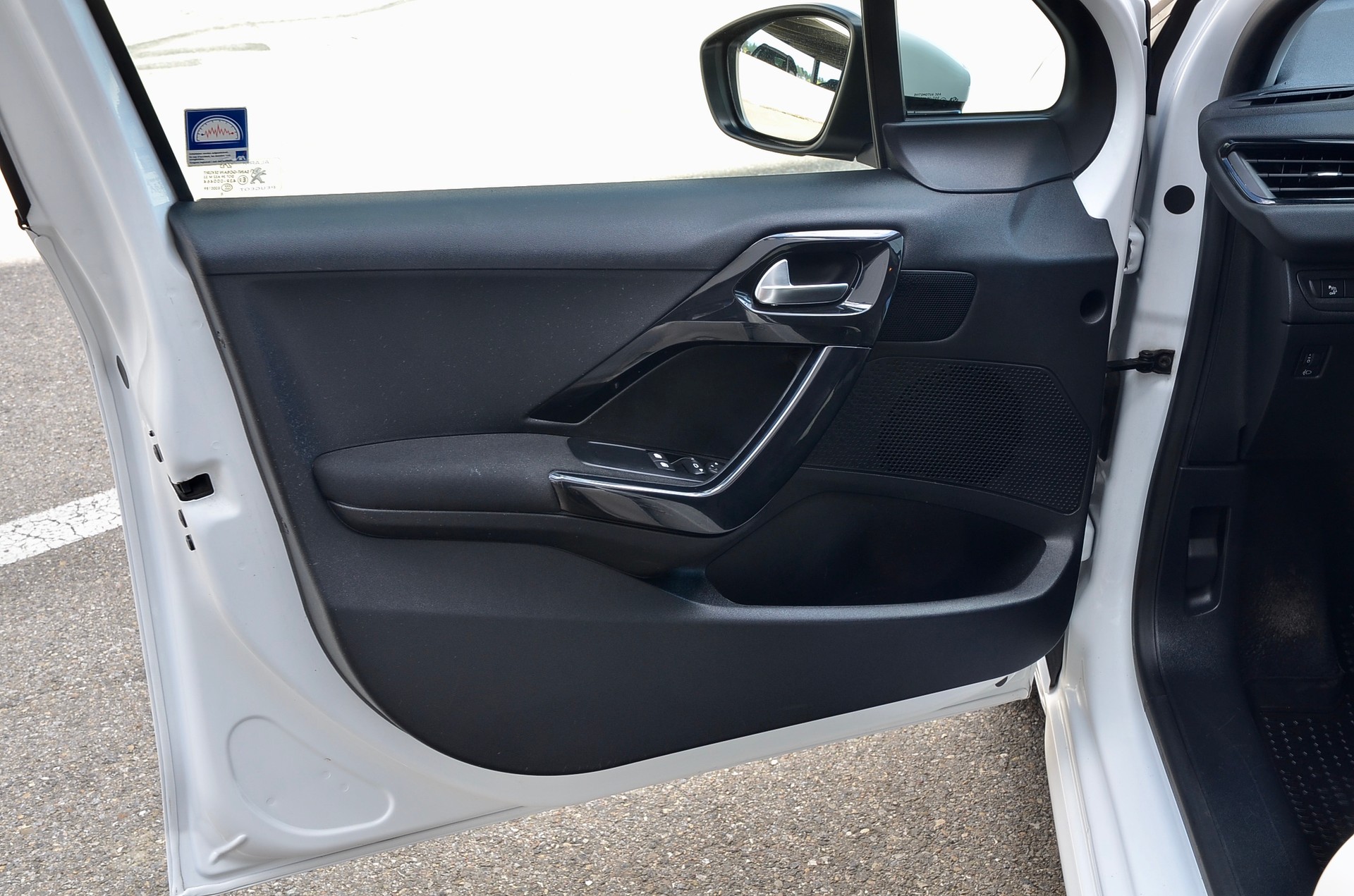 PEUGEOT 208 1.2 PureTech Active-image-5