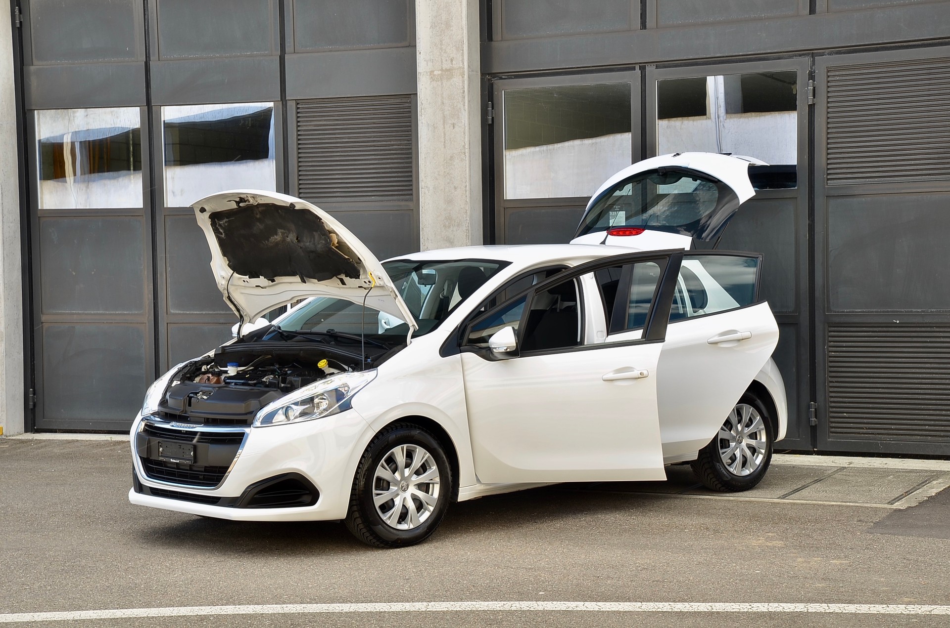 PEUGEOT 208 1.2 PureTech Active-image-17