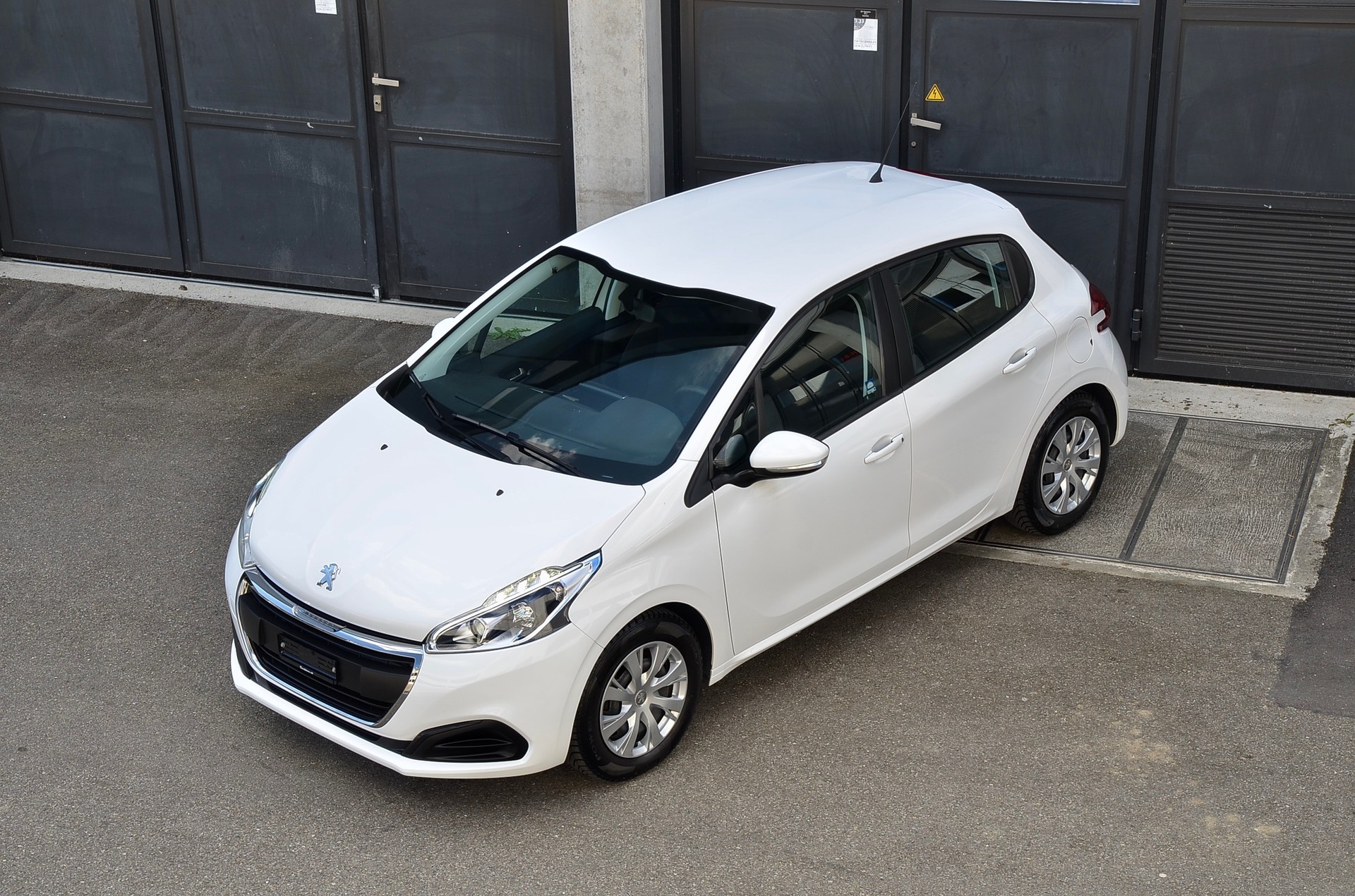 PEUGEOT 208 1.2 PureTech Active-image-4