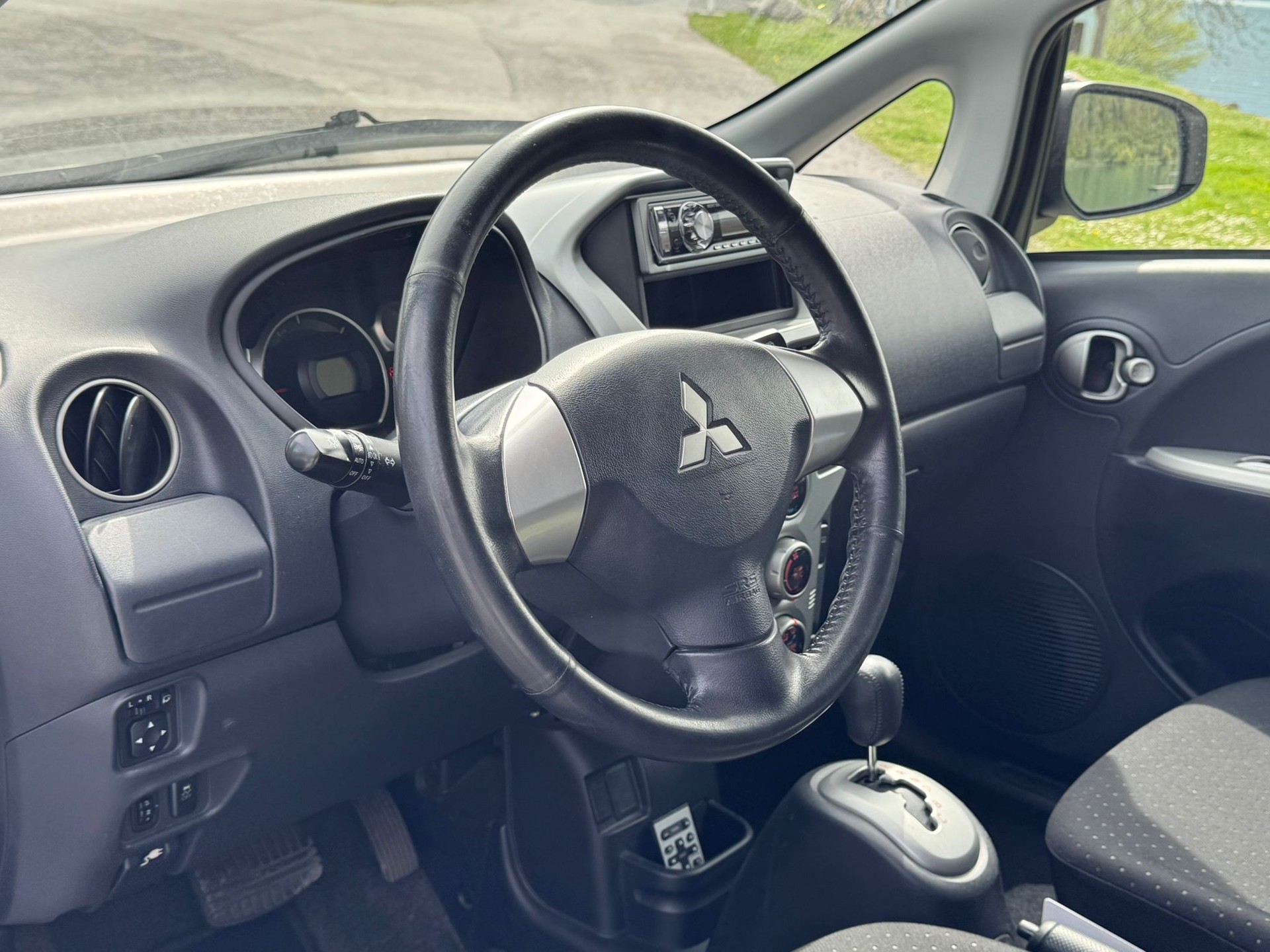 MITSUBISHI i MiEV-image-16