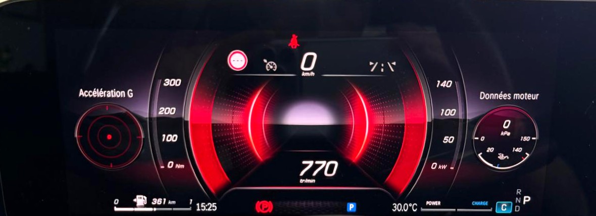 MERCEDES-BENZ A 220 4Matic AMG Line 8G-DCT-image-17