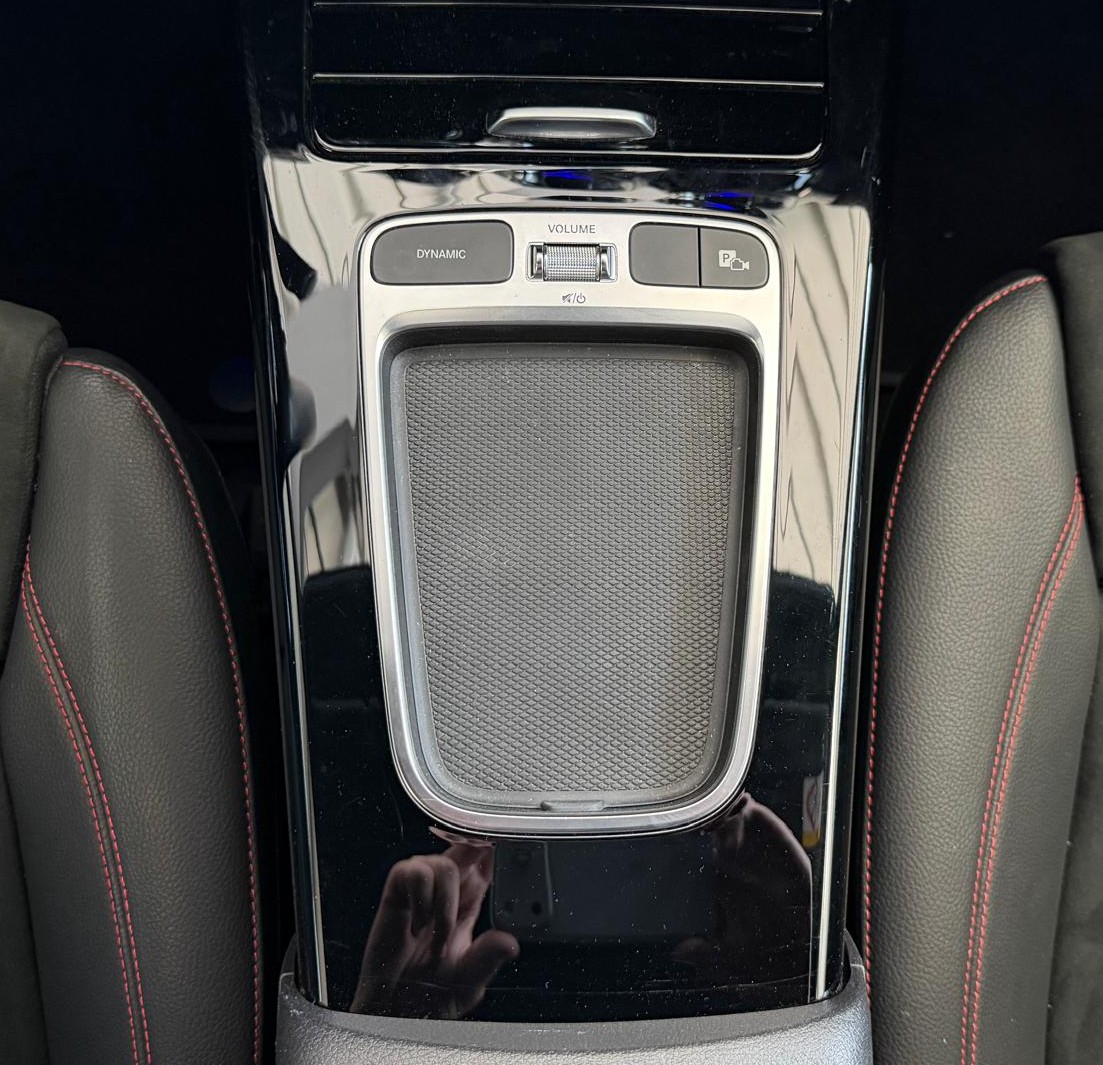 MERCEDES-BENZ A 220 4Matic AMG Line 8G-DCT-image-21