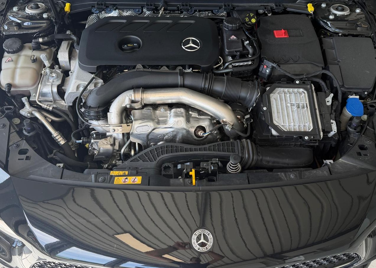 MERCEDES-BENZ A 220 4Matic AMG Line 8G-DCT-image-25