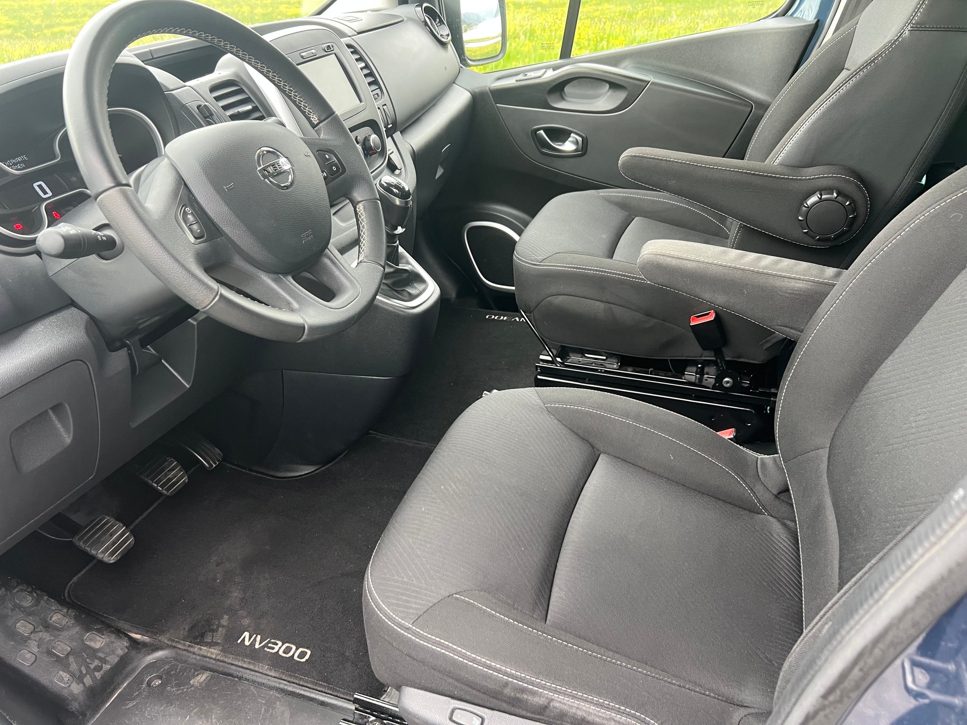 NISSAN NV300 dCi 145 2.7 L1H1 Comfort 9Pl.-image-6