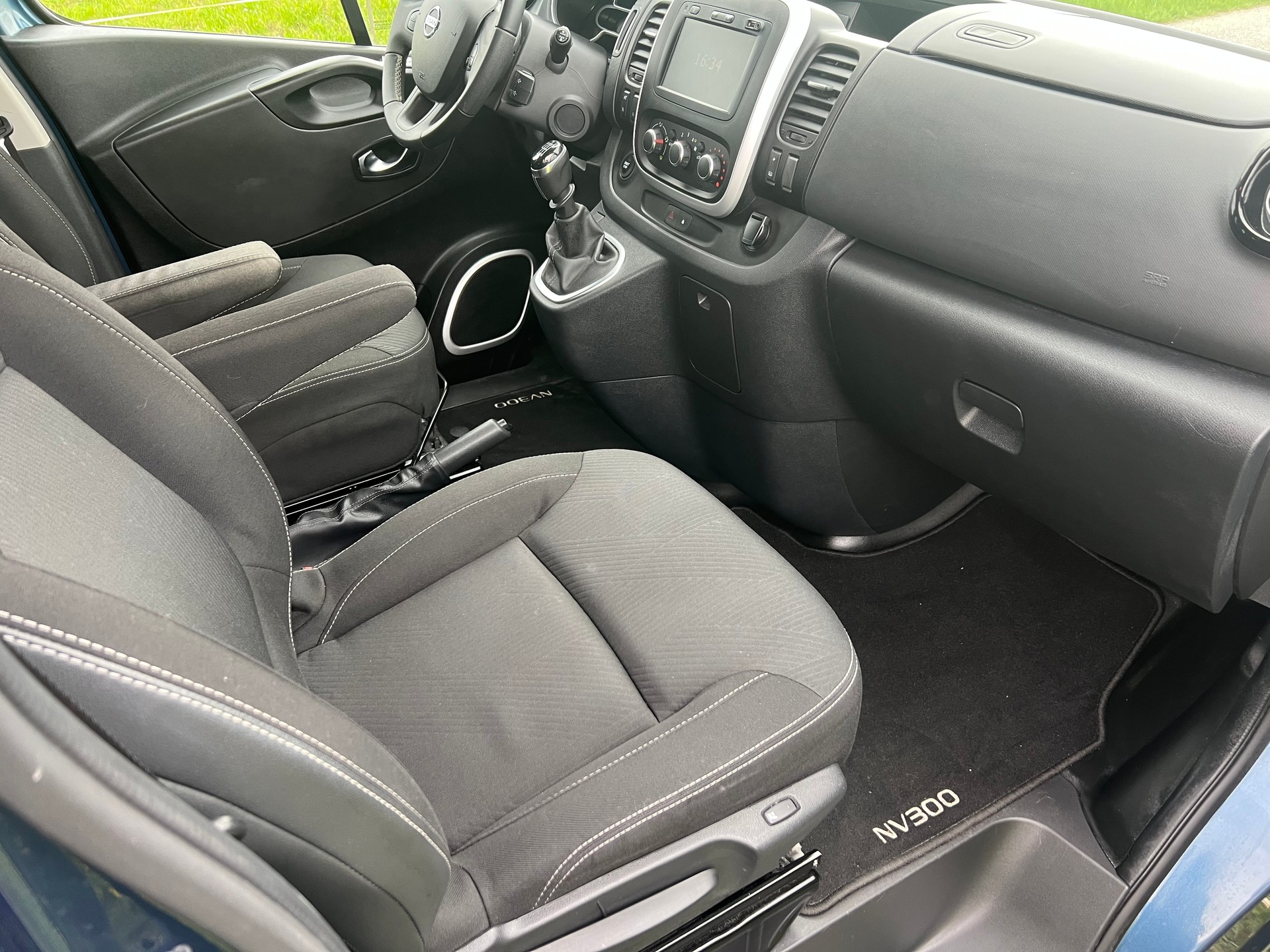 NISSAN NV300 dCi 145 2.7 L1H1 Comfort 9Pl.-image-9