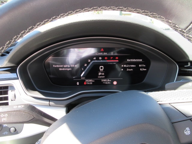AUDI A4 Avant 2.0 40 TFSI S Line quattro S-Tronic-image-16