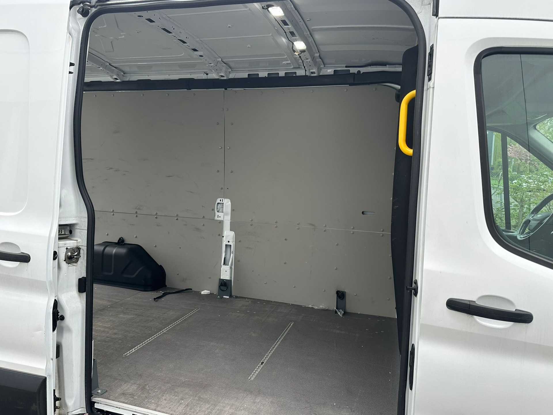 FORD Transit Van 350 L3 Basis 2.0 TDCi 170 FWD-image-9