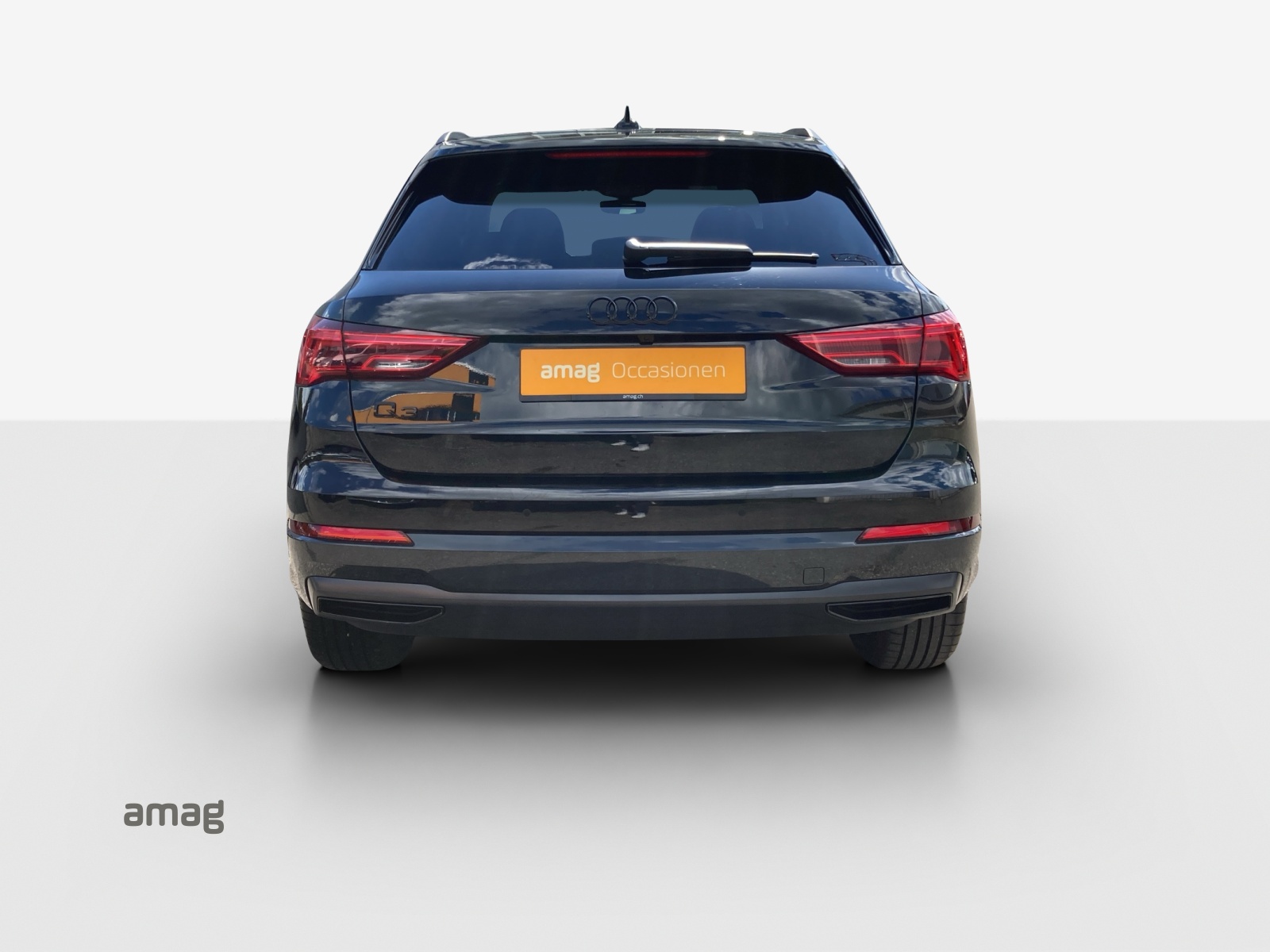 AUDI Q3 35 TFSI advanced Attraction S-tronic-showroom-element-3