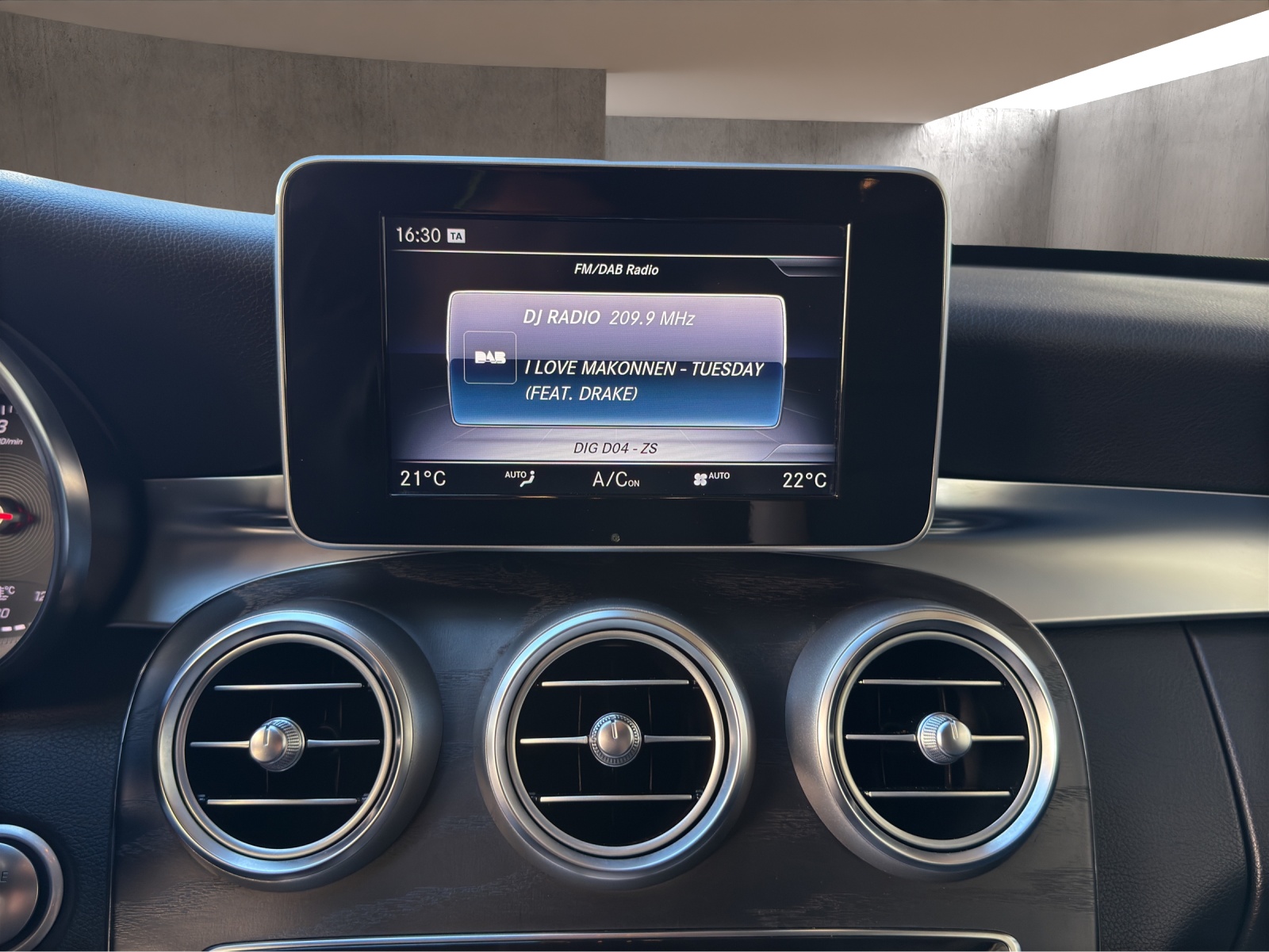MERCEDES-BENZ C 250 d Avantgarde 4Matic 9G-Tronic-image-12