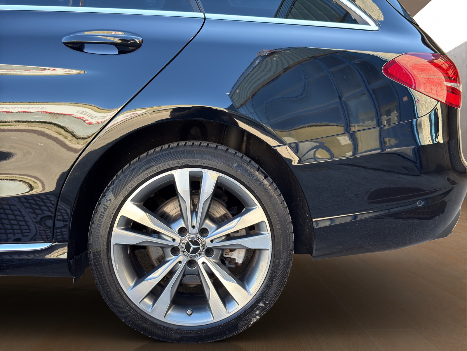 MERCEDES-BENZ C 250 d Avantgarde 4Matic 9G-Tronic-image-27