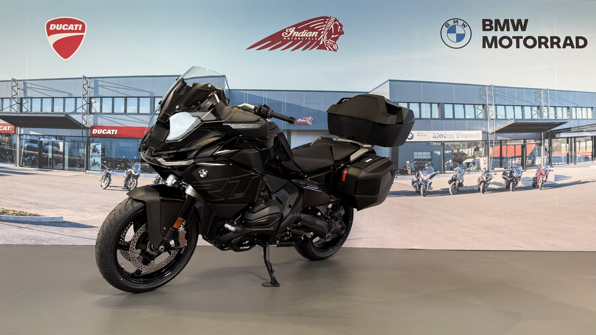 BMW R 1300 RT Triple Black *Prime 2500CHF inclus* Leasing dès 2.9%-image-2