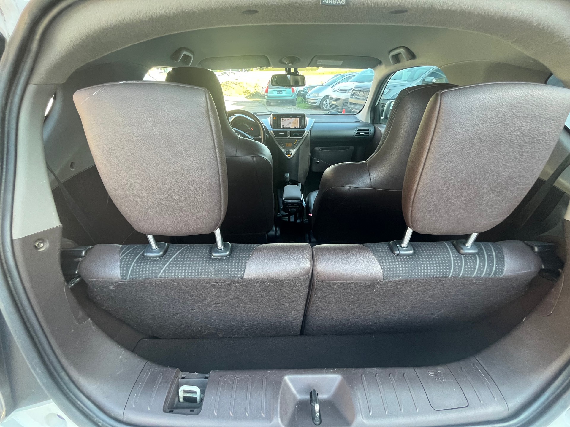 TOYOTA iQ2 1.0 VVT-i Multidrive-image-8