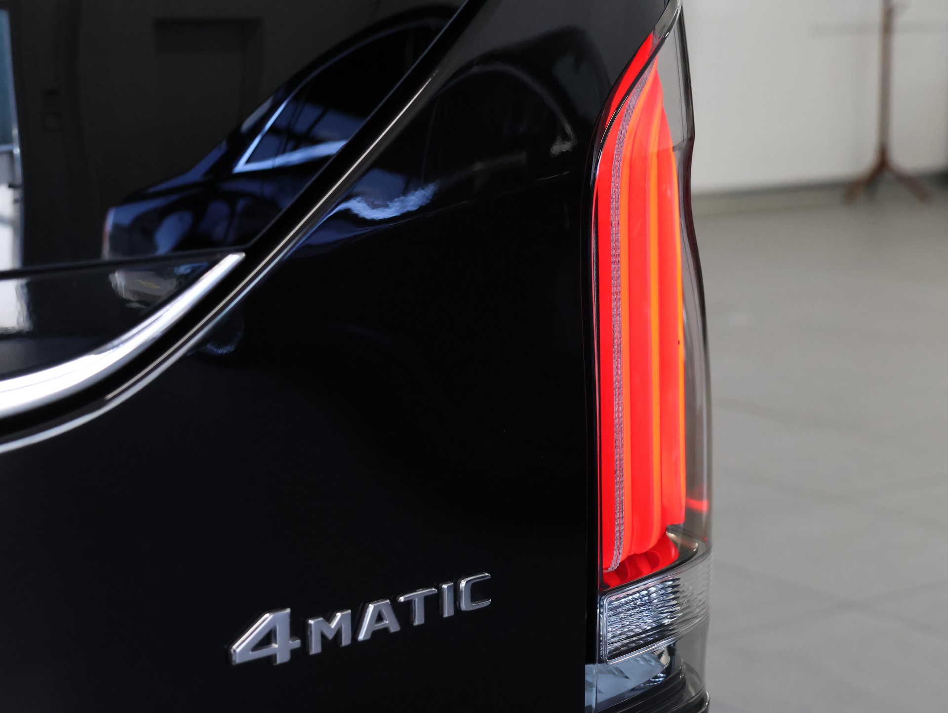 MERCEDES-BENZ V 300 d lang 4Matic Swiss Edition 9G-Tronic *Vollausstattung* *Werksgarantie*-image-11