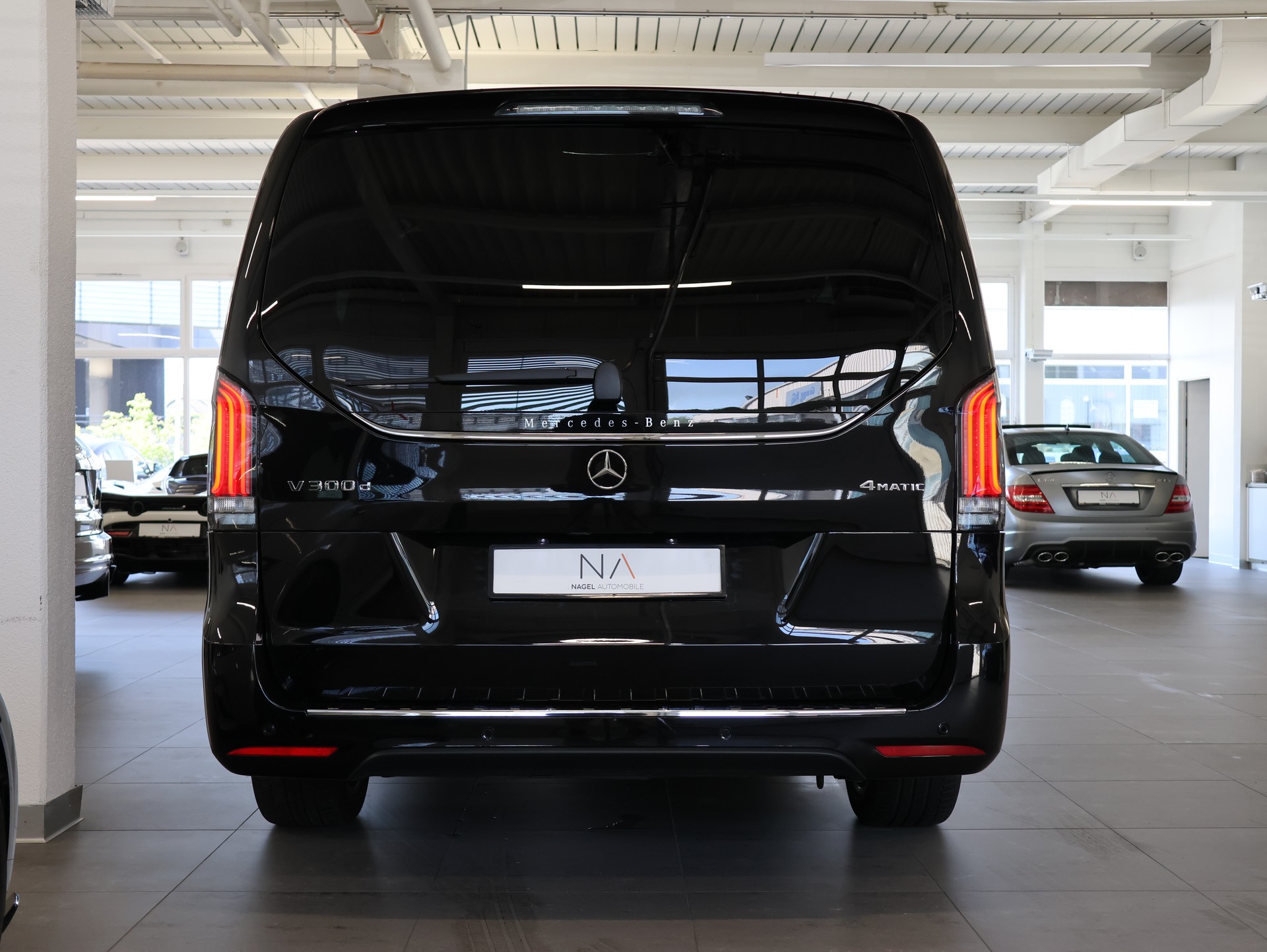 MERCEDES-BENZ V 300 d lang 4Matic Swiss Edition 9G-Tronic *Vollausstattung* *Werksgarantie*-image-4