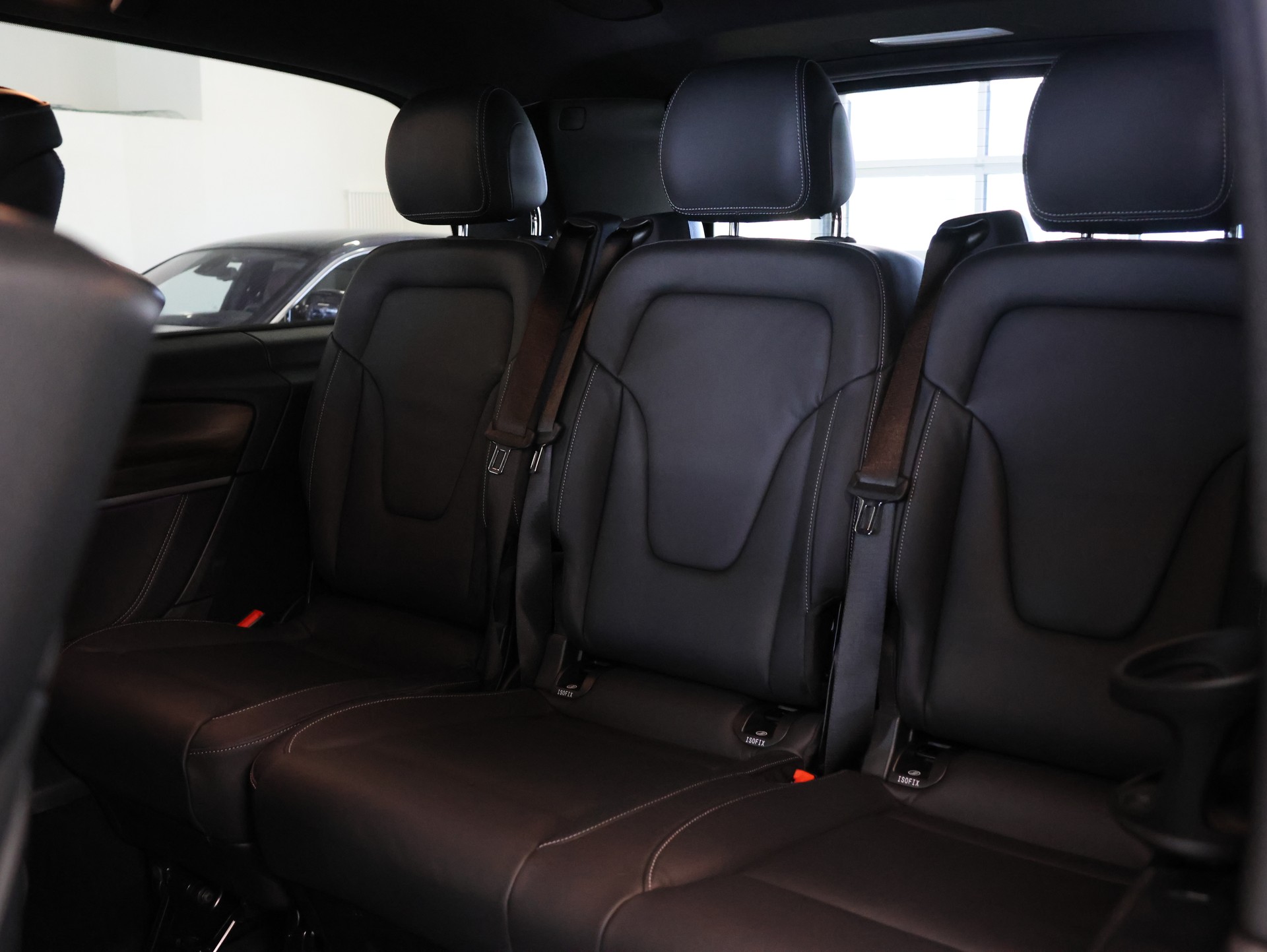 MERCEDES-BENZ V 300 d lang 4Matic Swiss Edition 9G-Tronic *Vollausstattung* *Werksgarantie*-image-35