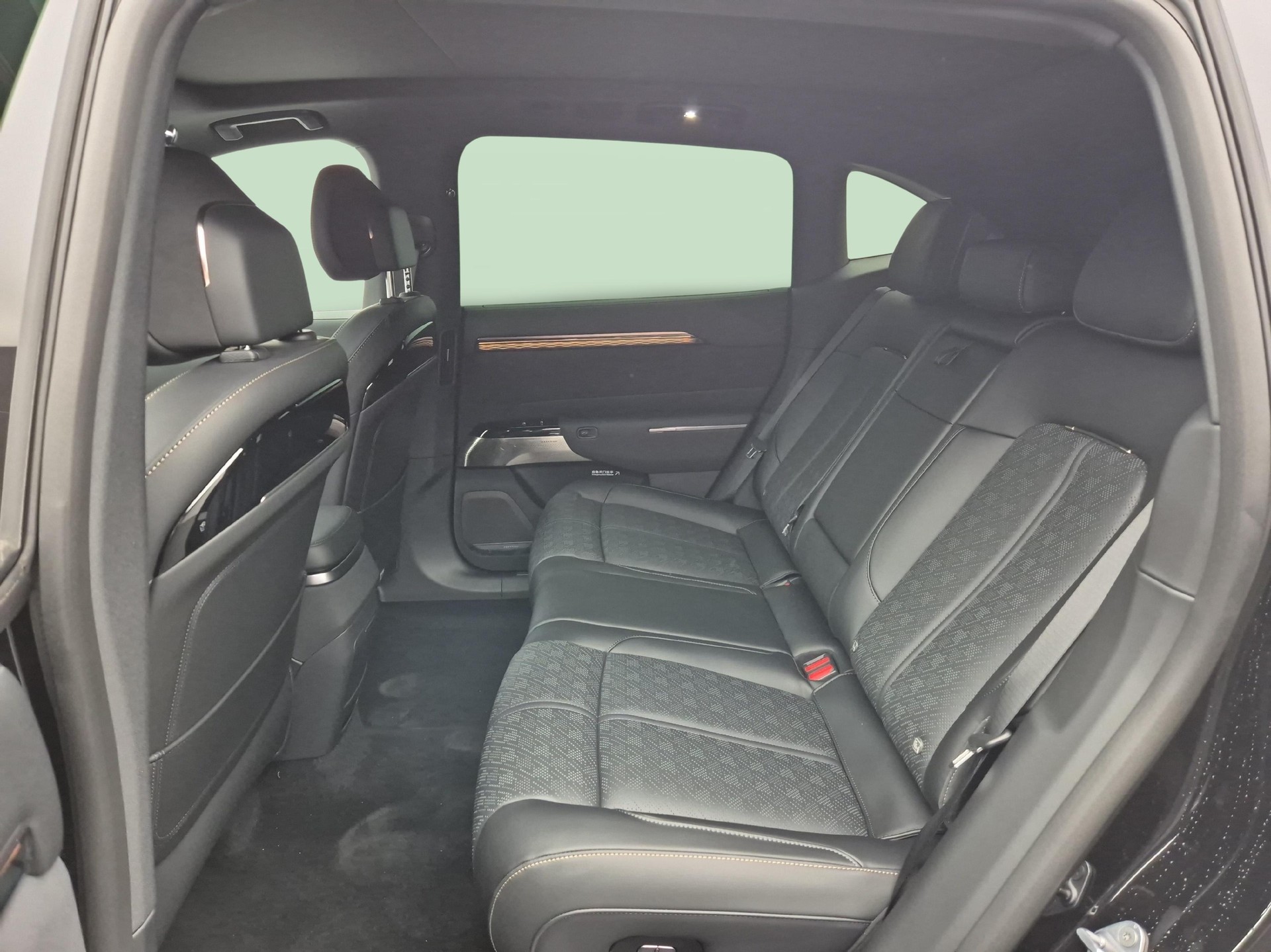 ZEEKR 7X Privilege AWD - ab 1.29% Leasing-image-6