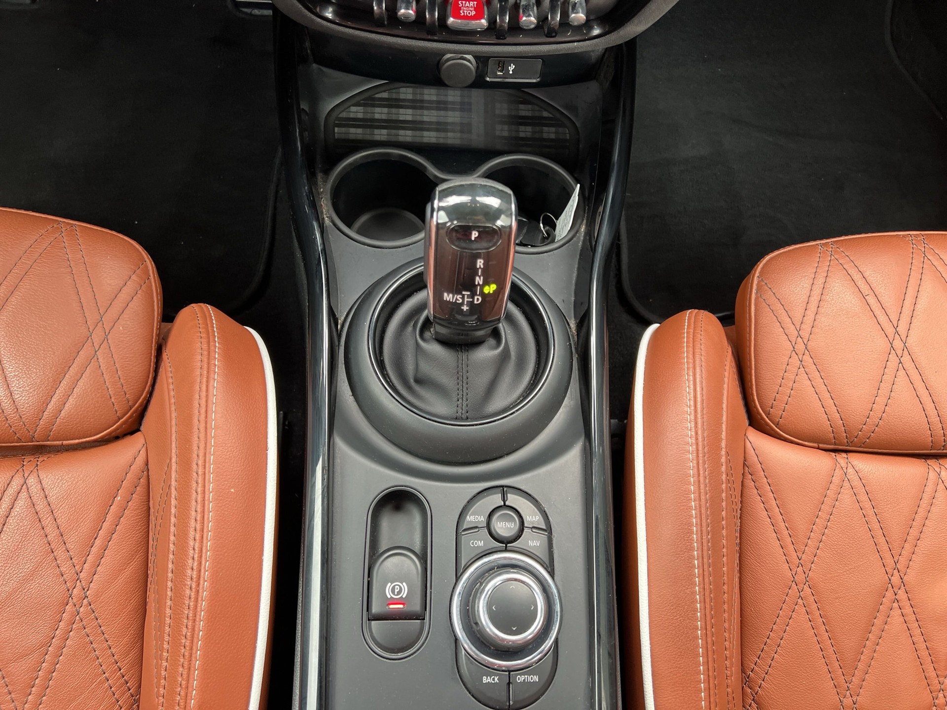MINI Clubman Cooper Steptronic DKG-image-12