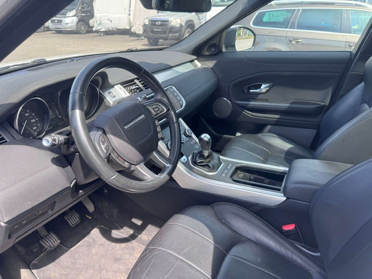 LAND ROVER Range Rover Evoque 2.0 TD4 SE Dynamic-image-6