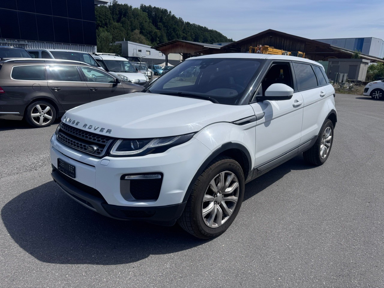 LAND ROVER Range Rover Evoque 2.0 TD4 SE Dynamic-image-1