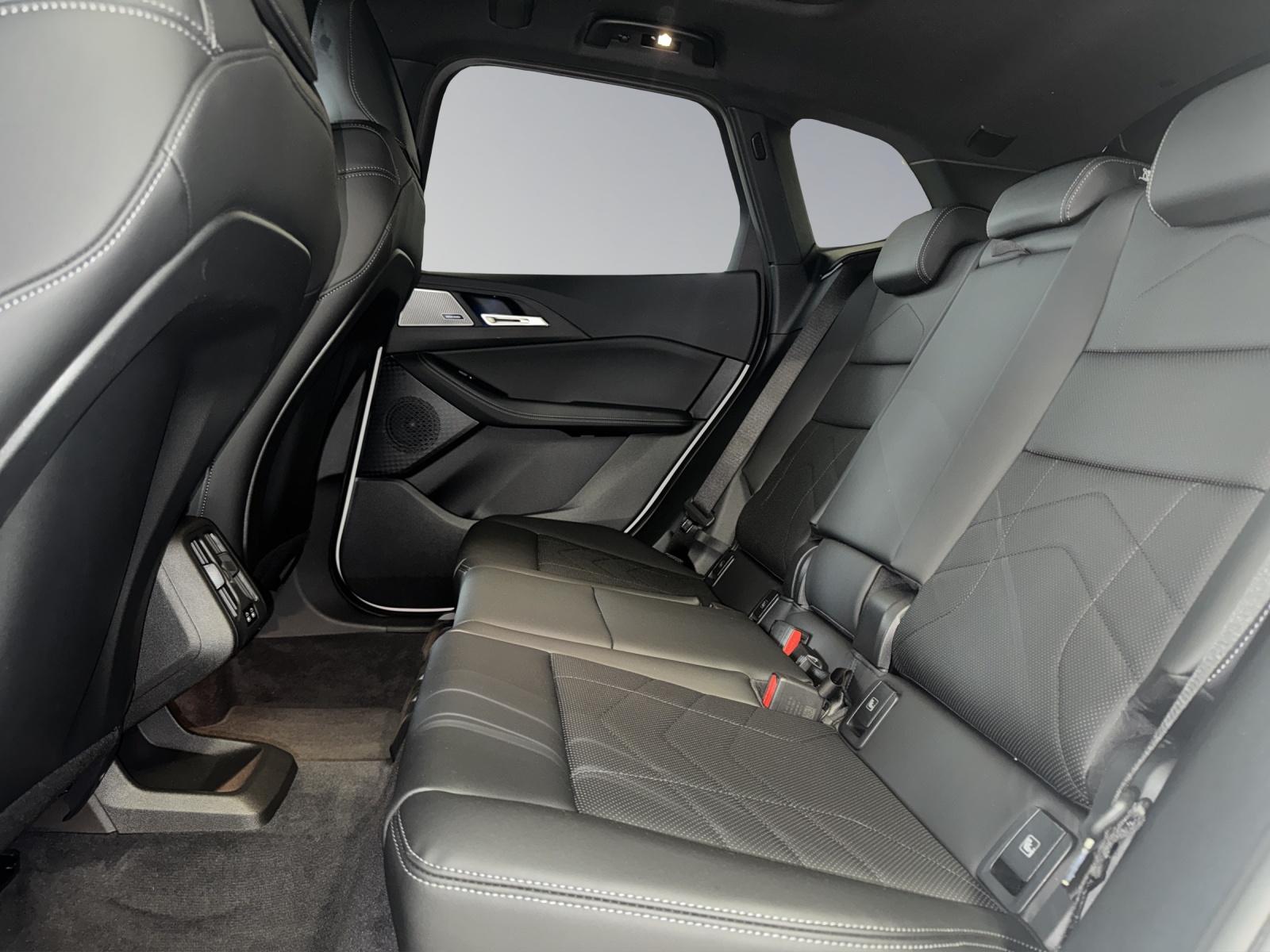 BMW 223d xDrive SDKG Active Tourer-image-8