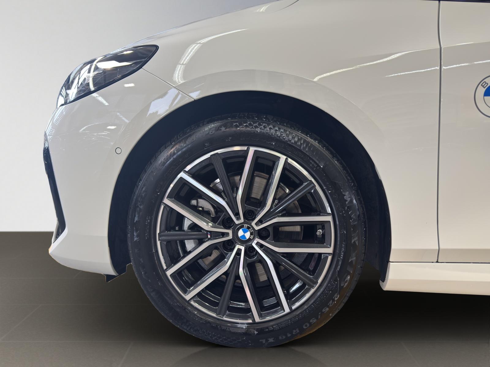 BMW 223d xDrive SDKG Active Tourer-showroom-element-3