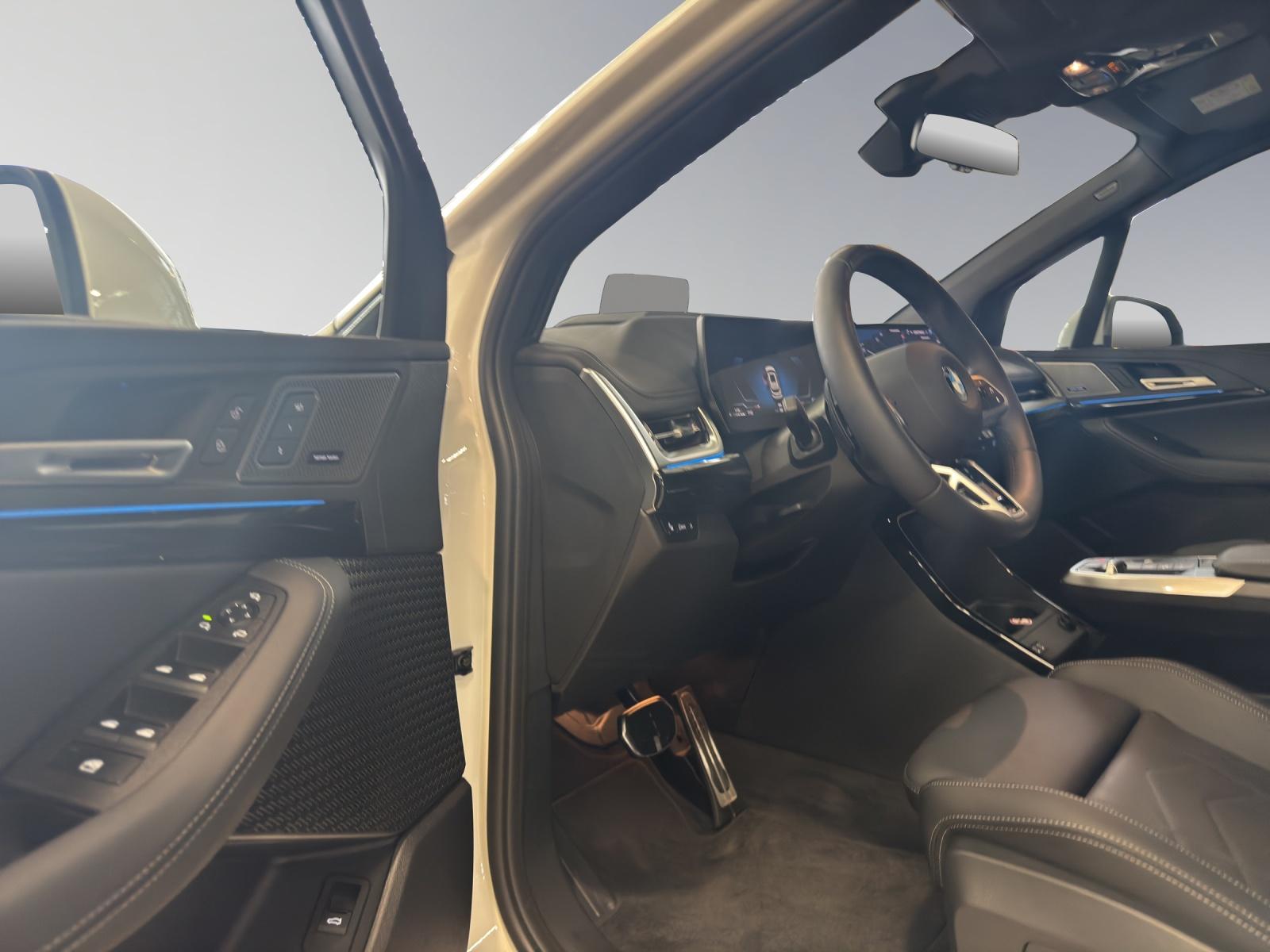 BMW 223d xDrive SDKG Active Tourer-image-4