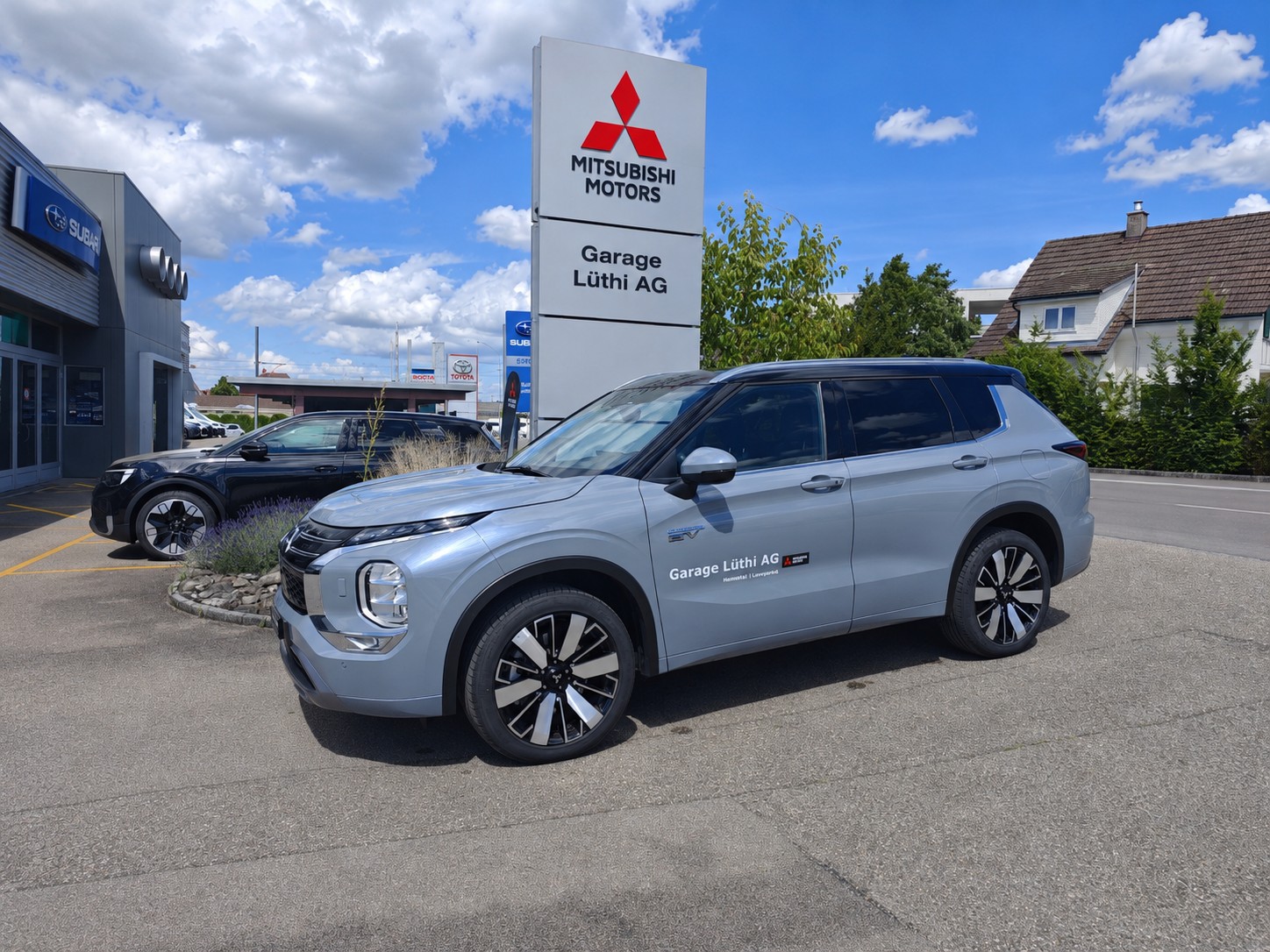 MITSUBISHI Outlander 2.4 PHEV Instyle 4WD Automatic