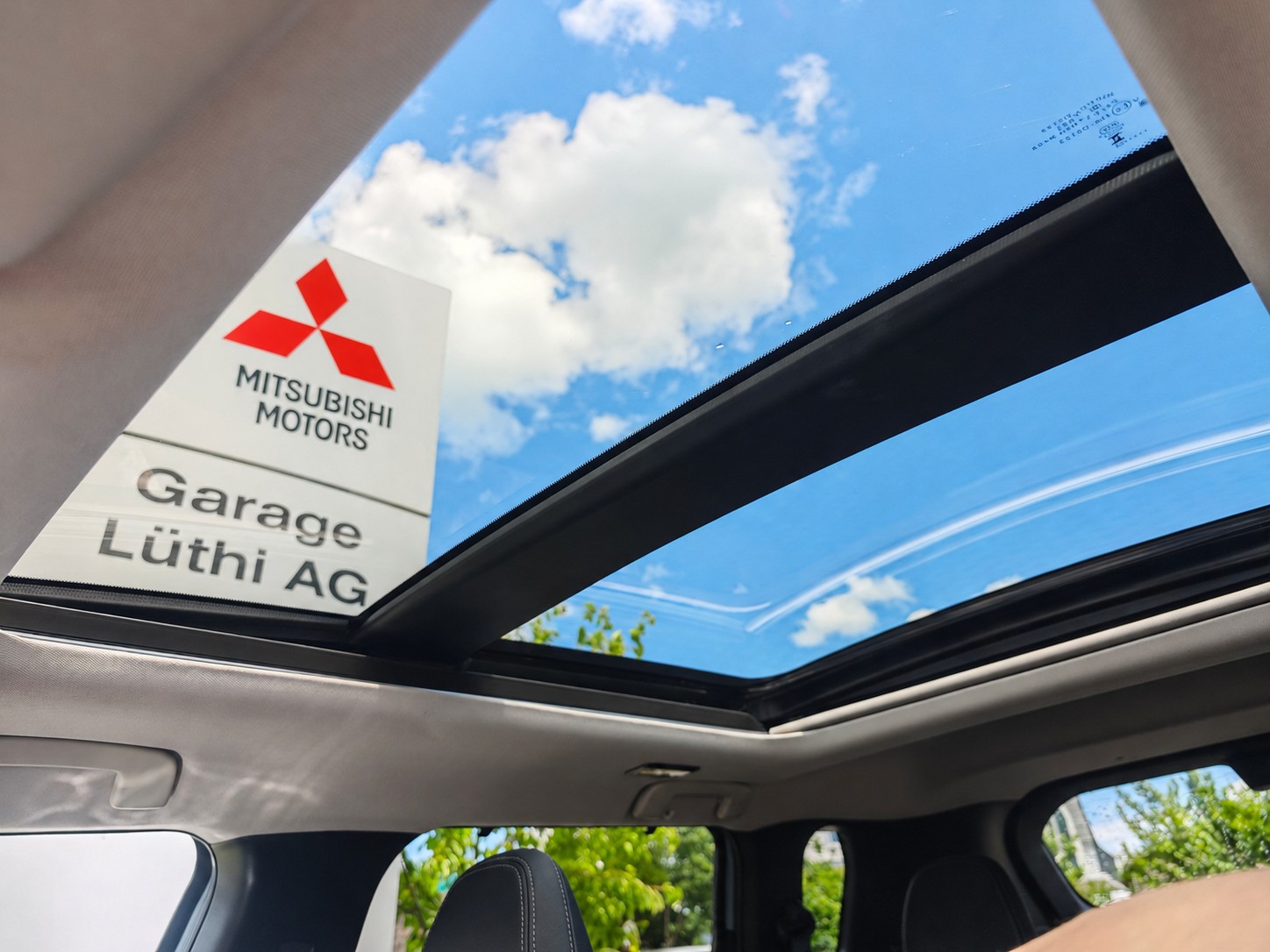 MITSUBISHI Outlander 2.4 PHEV Instyle 4WD Automatic-image-15