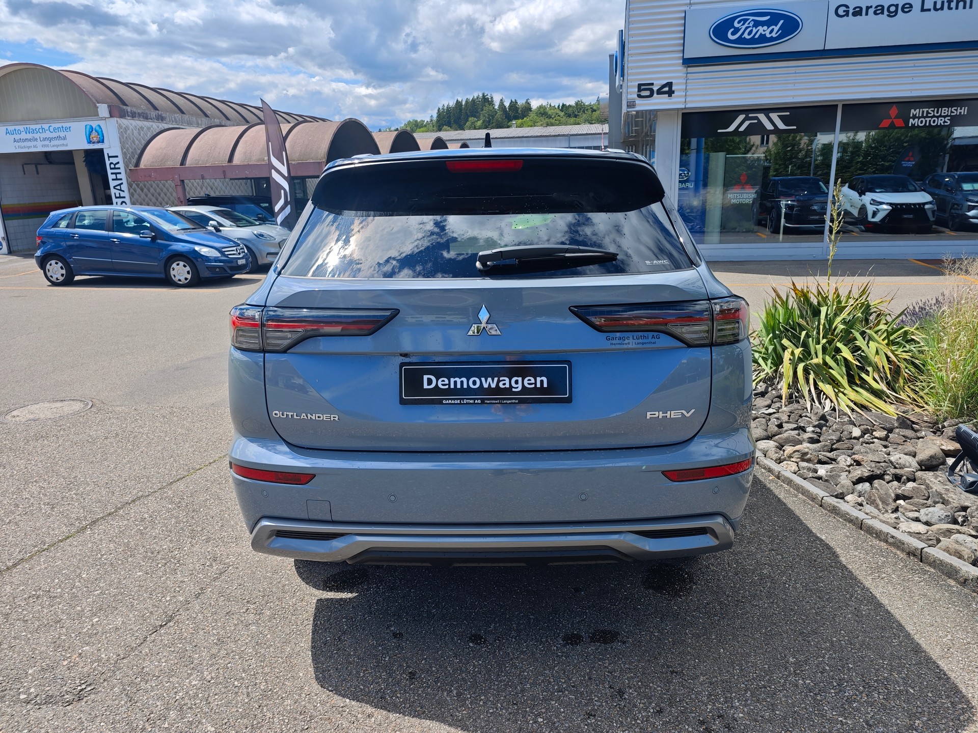 MITSUBISHI Outlander 2.4 PHEV Instyle 4WD Automatic-image-6