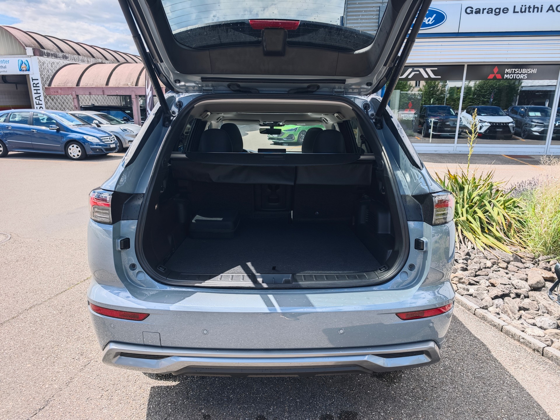 MITSUBISHI Outlander 2.4 PHEV Instyle 4WD Automatic-image-7