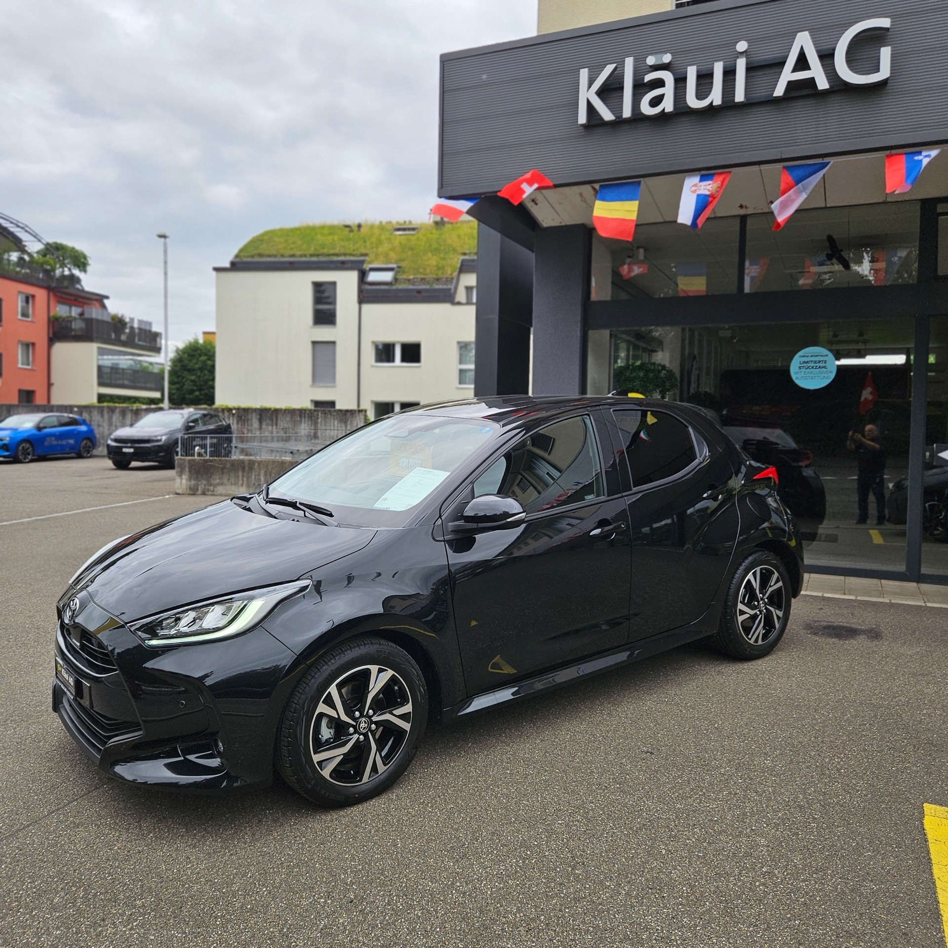 TOYOTA Yaris 1.5 VVT-i HSD Trend-showroom-element-1