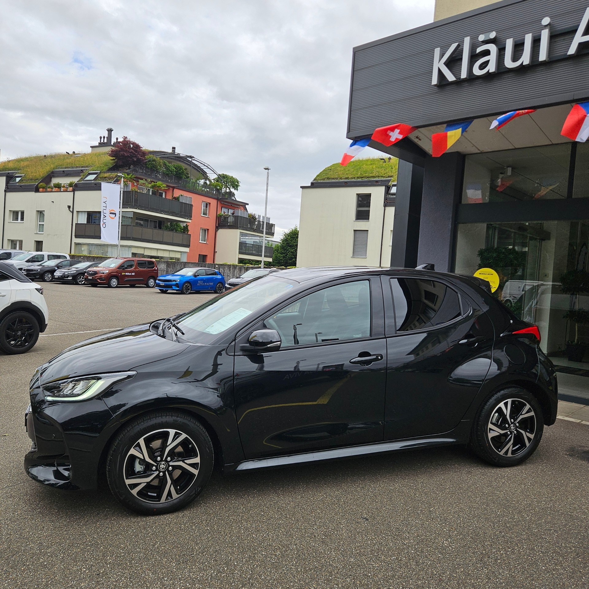 TOYOTA Yaris 1.5 VVT-i HSD Trend-showroom-element-2