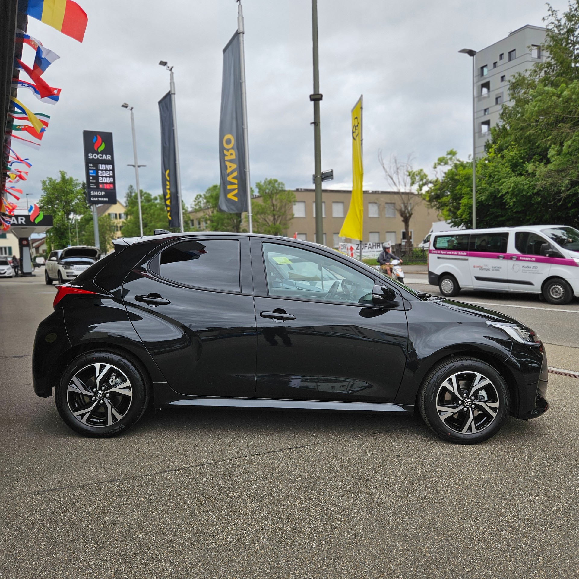 TOYOTA Yaris 1.5 VVT-i HSD Trend-image-4