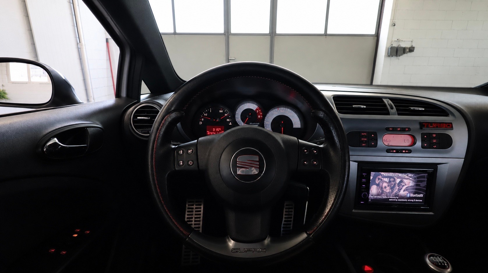 SEAT Leon 2.0 TSI Cupra-image-5