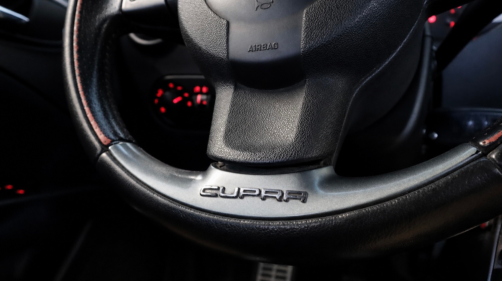 SEAT Leon 2.0 TSI Cupra-image-6