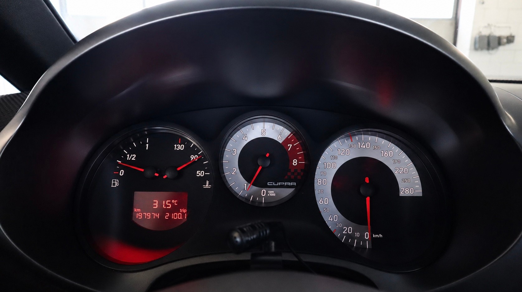 SEAT Leon 2.0 TSI Cupra-image-7