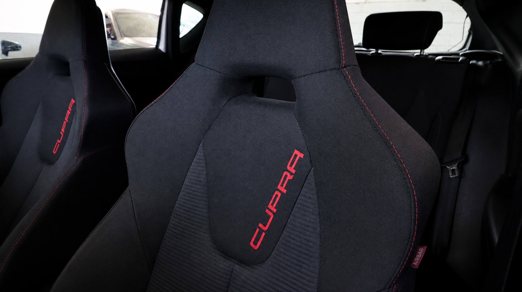 SEAT Leon 2.0 TSI Cupra-image-10