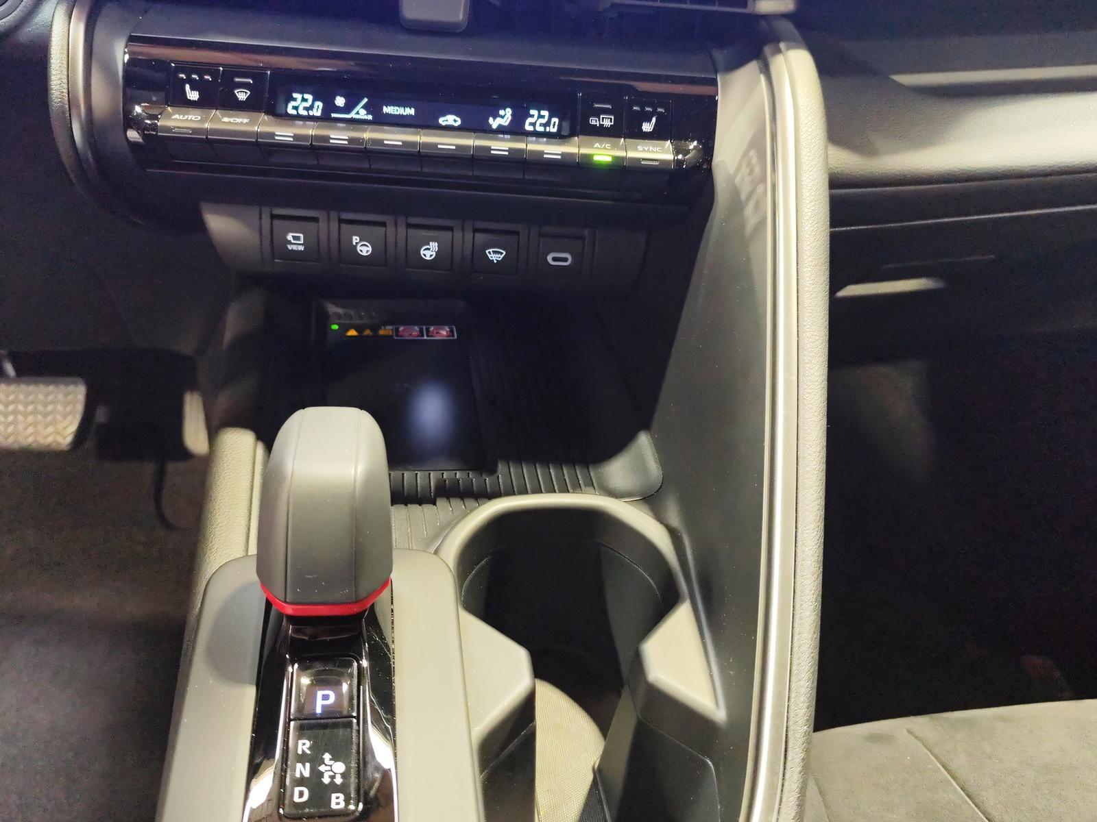 TOYOTA C-HR 2.0 HEV GR Sport Premiere 4x4-image-13